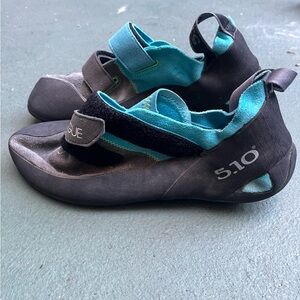 5.10 Rogue Climbing Shoes